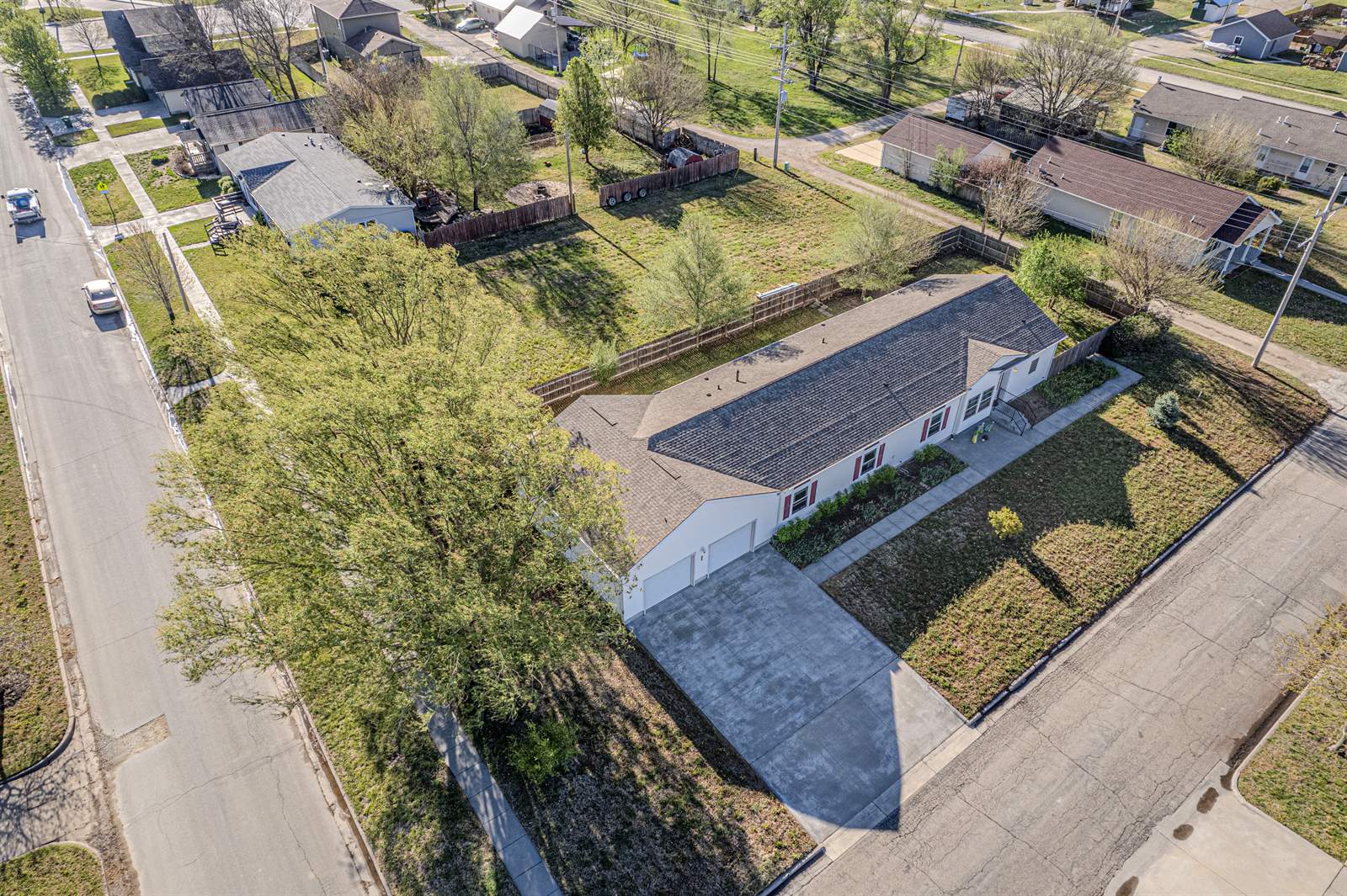 628 Sheeran Avenue, Chapman, KS 67431