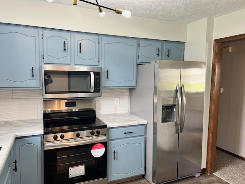 9415 Pratt Cir, Omaha, NE 68134