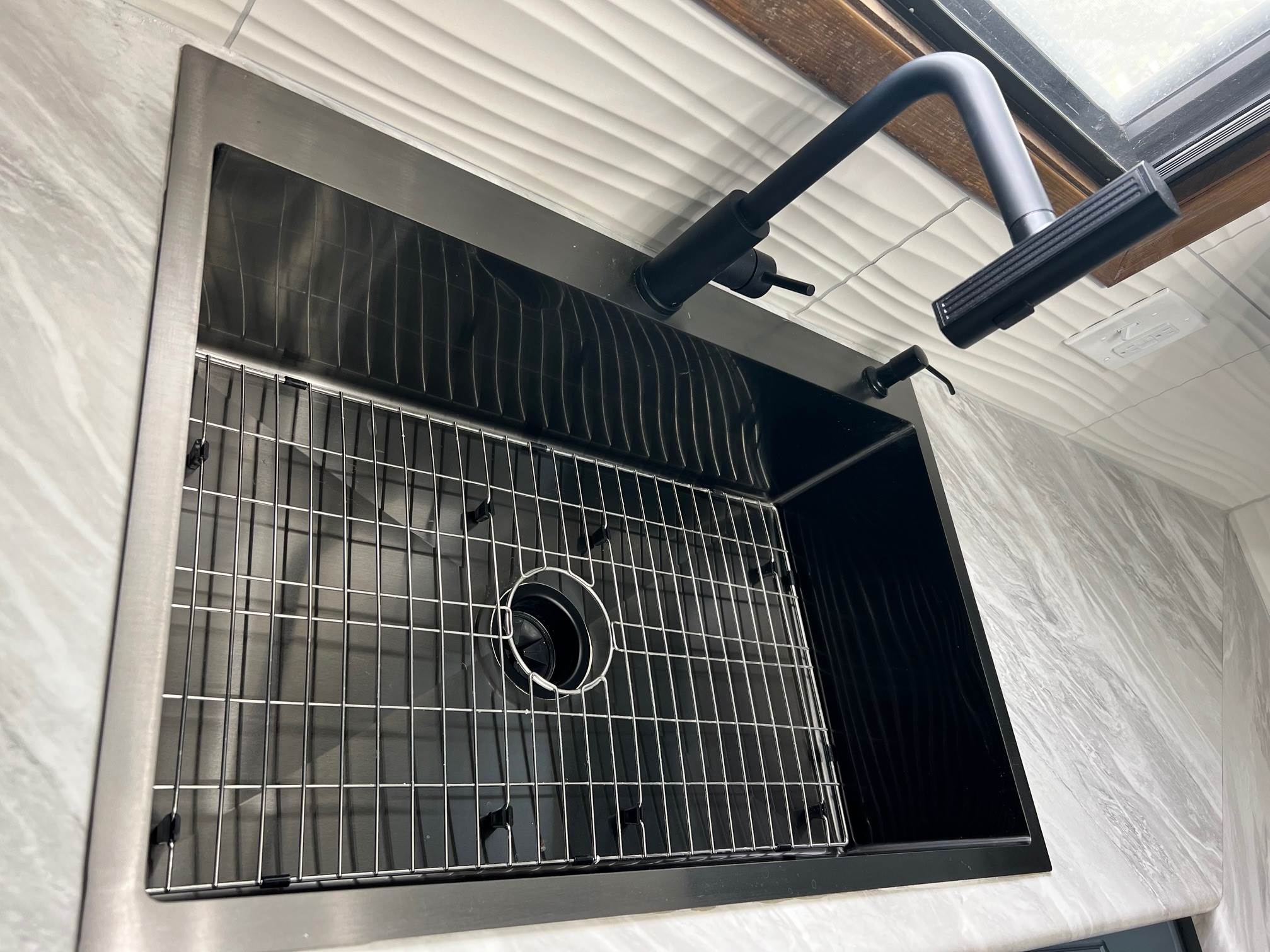 9415 Pratt Cir, Omaha, NE 68134