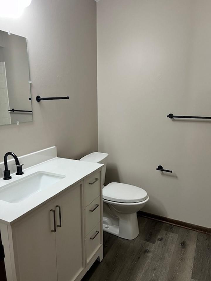 9415 Pratt Cir, Omaha, NE 68134