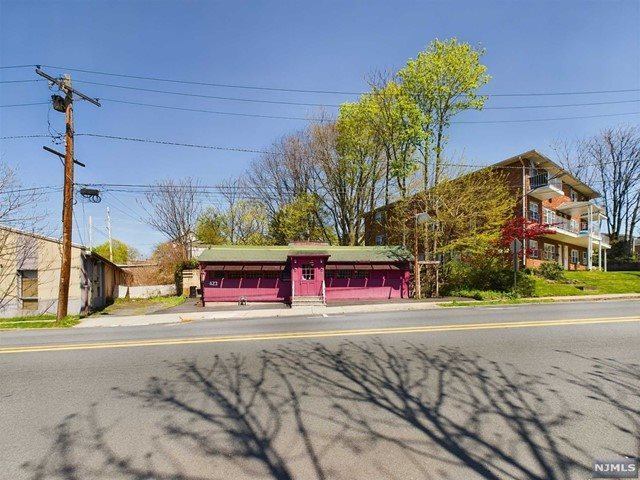 423 Paterson Avenue, East Rutherford, NJ 07073