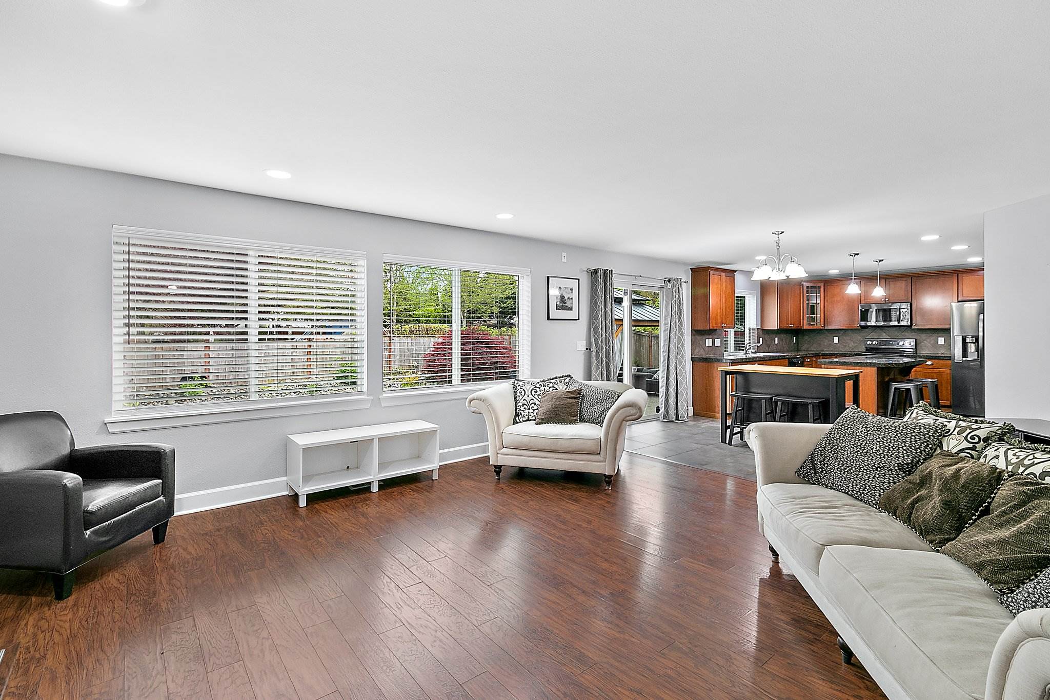 216 Johns St NE, Orting, WA 98360