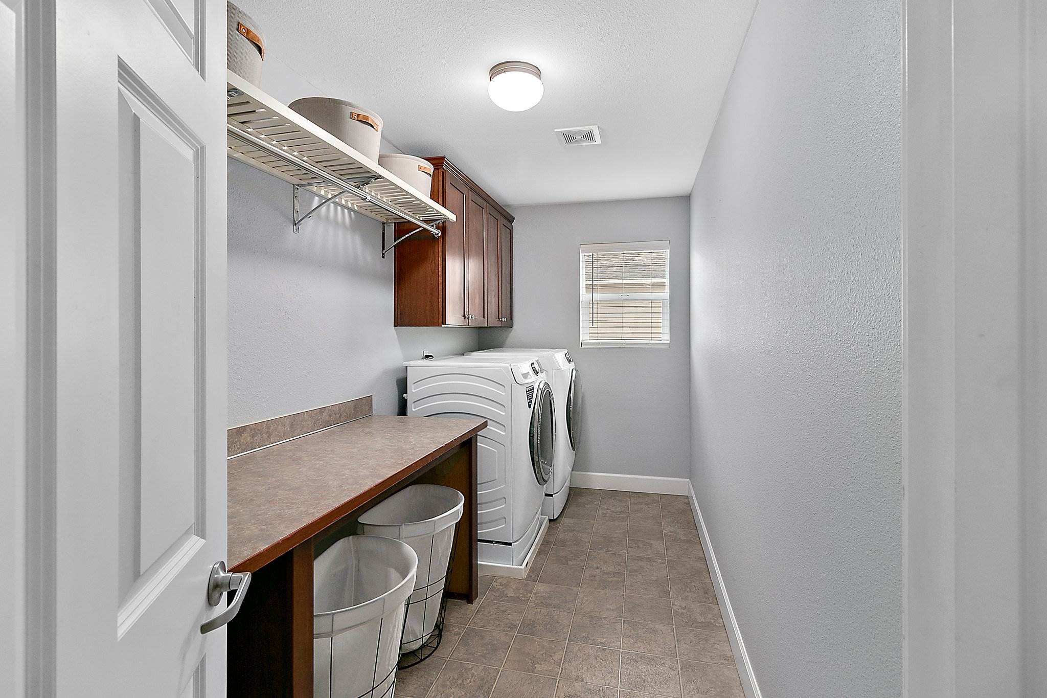 216 Johns St NE, Orting, WA 98360