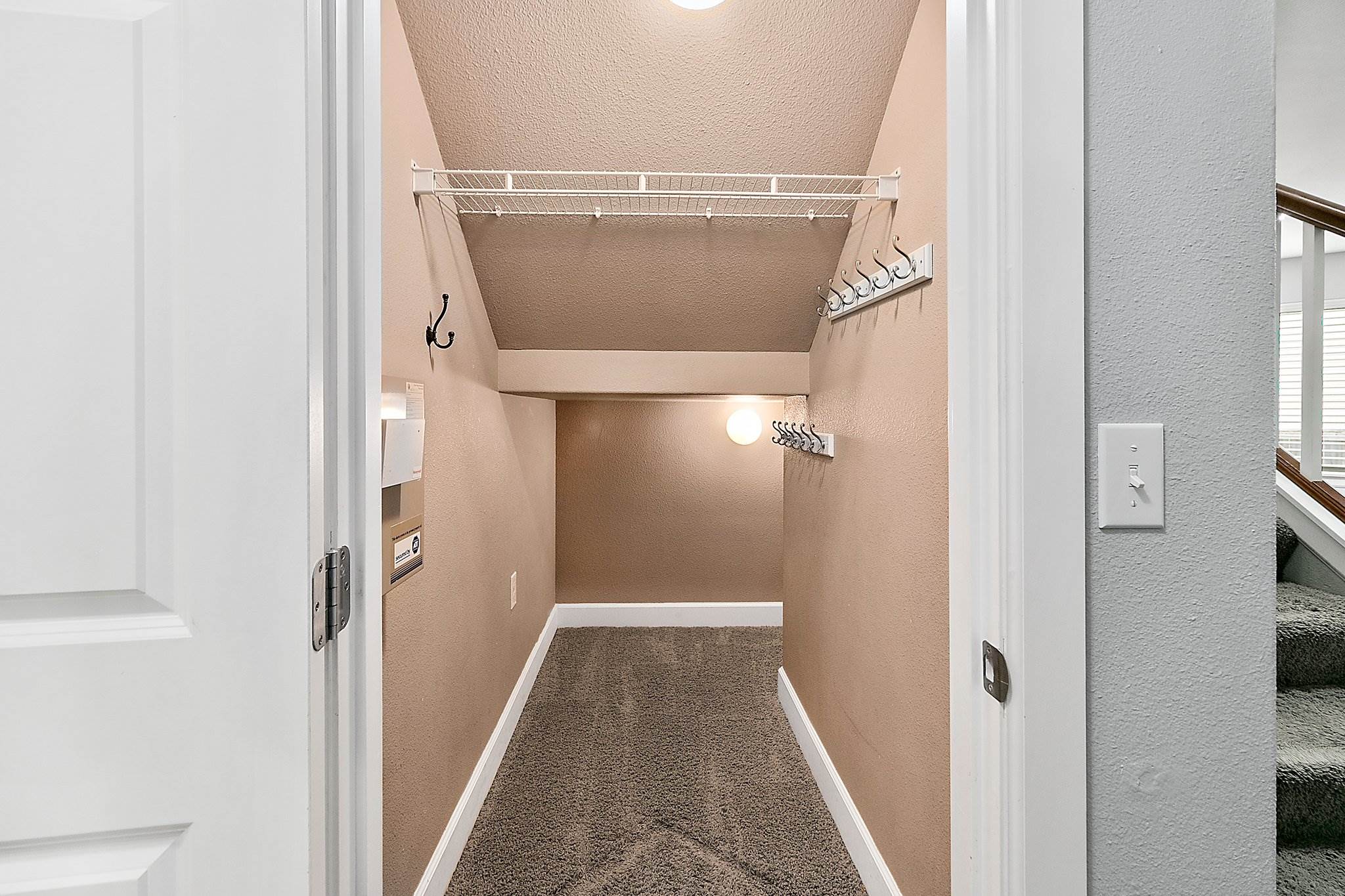 216 Johns St NE, Orting, WA 98360