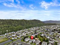 216 Johns St NE, Orting, WA 98360