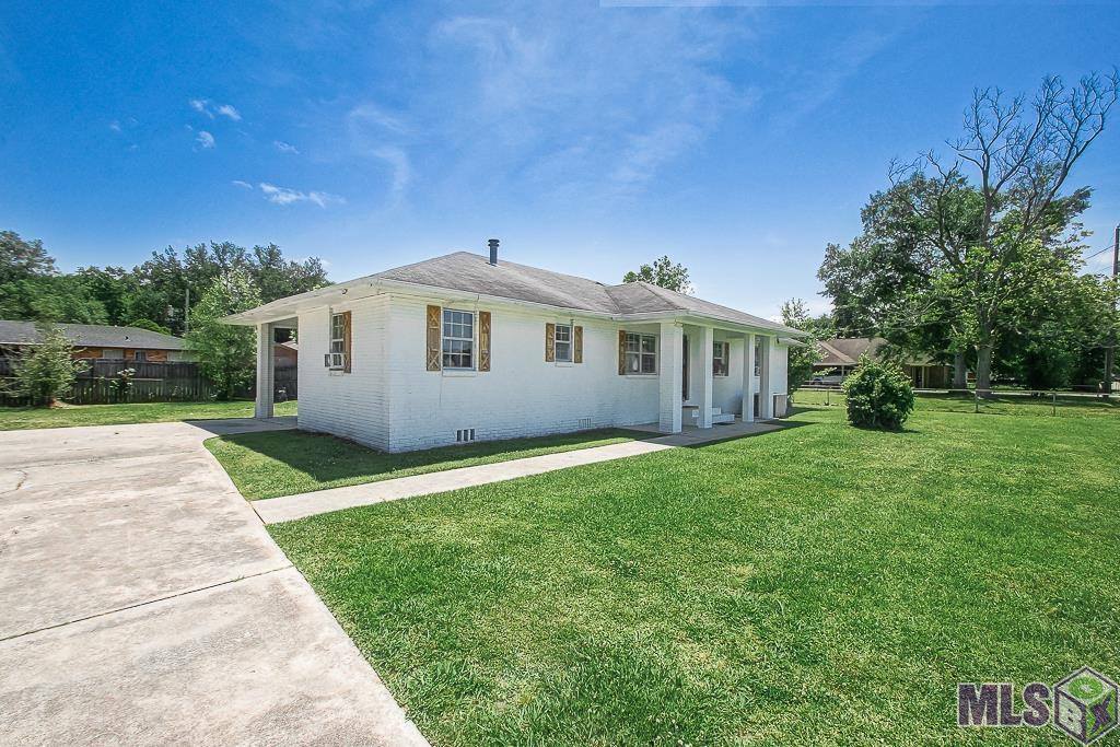 1214 S Arceneaux Ave, Gonzales, LA 70737