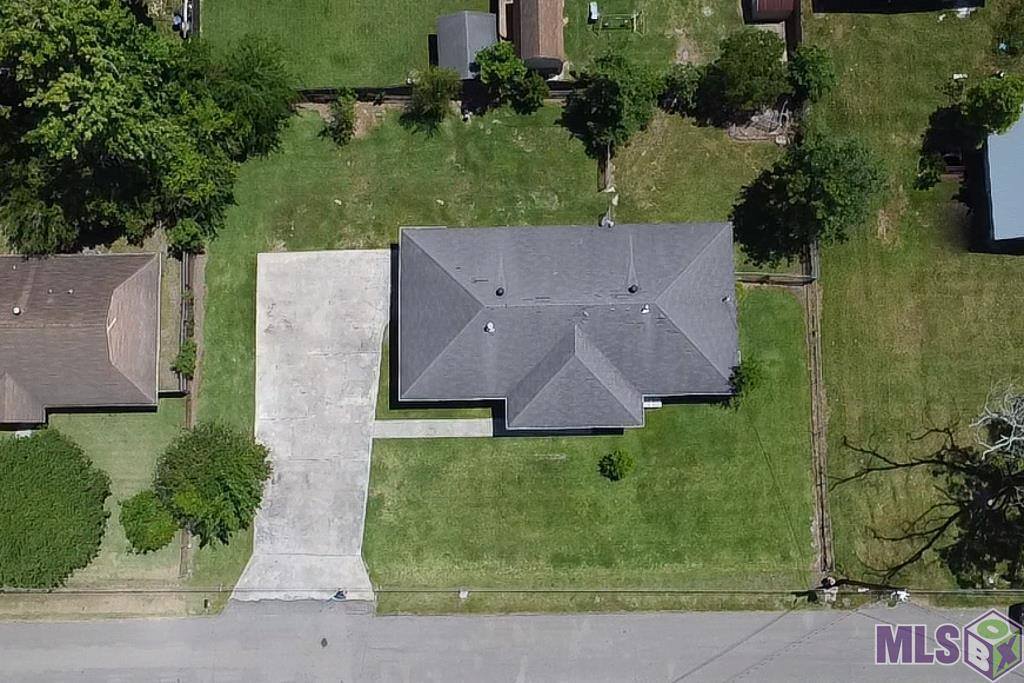 1214 S Arceneaux Ave, Gonzales, LA 70737