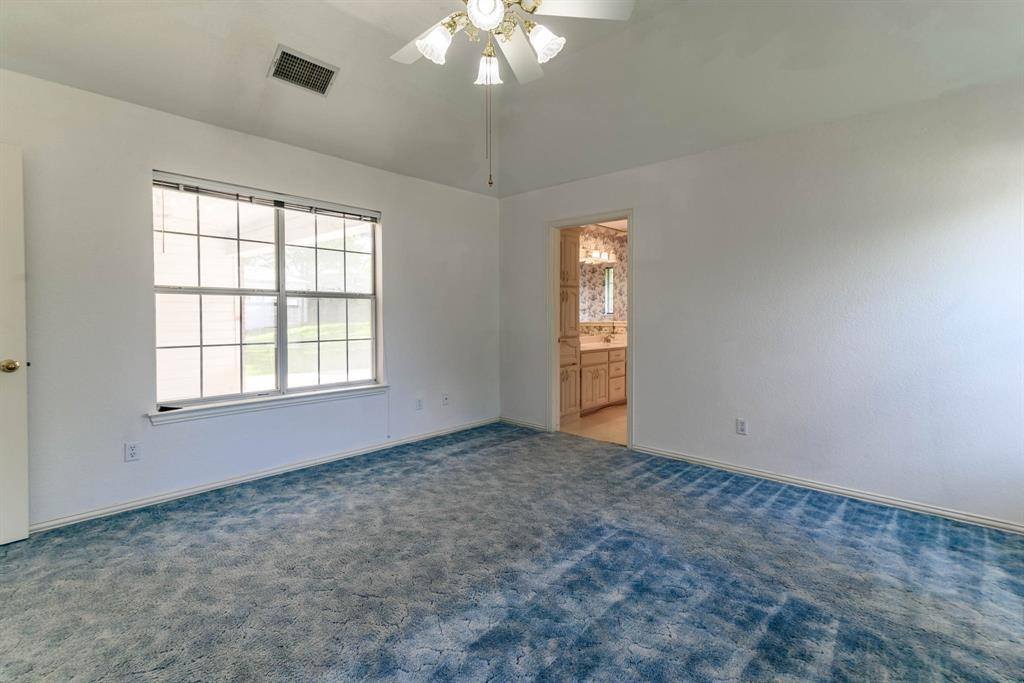 817 Clear View Court, Burleson, TX 76028