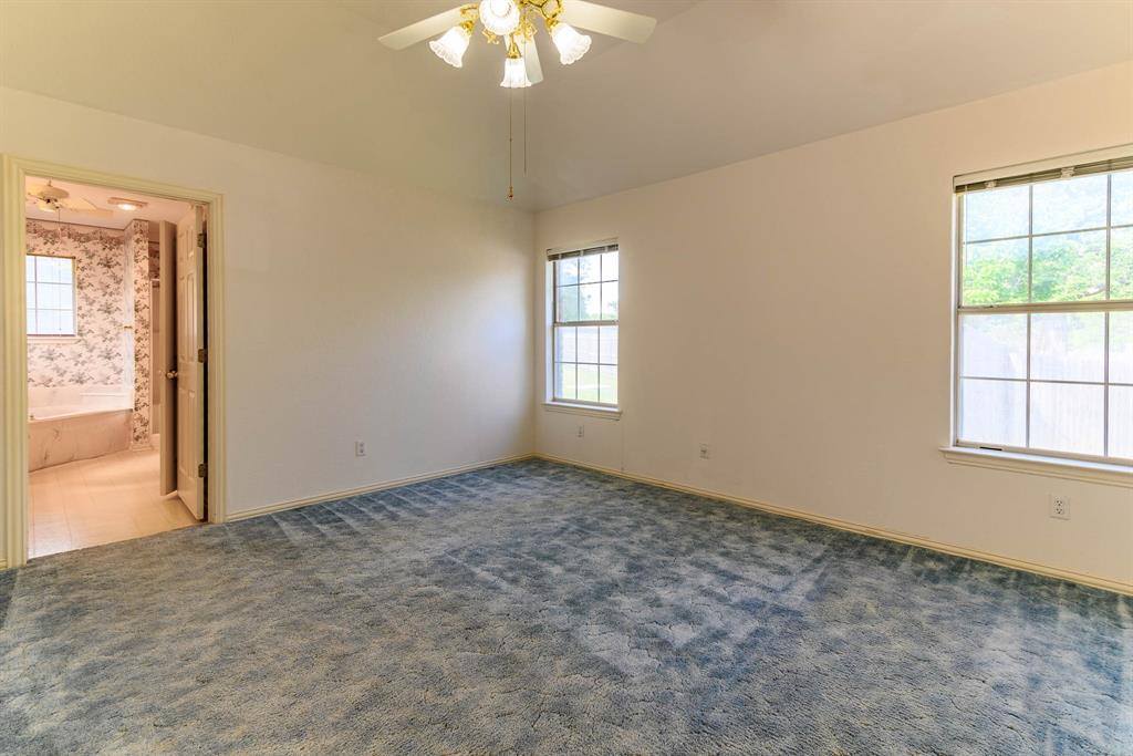 817 Clear View Court, Burleson, TX 76028