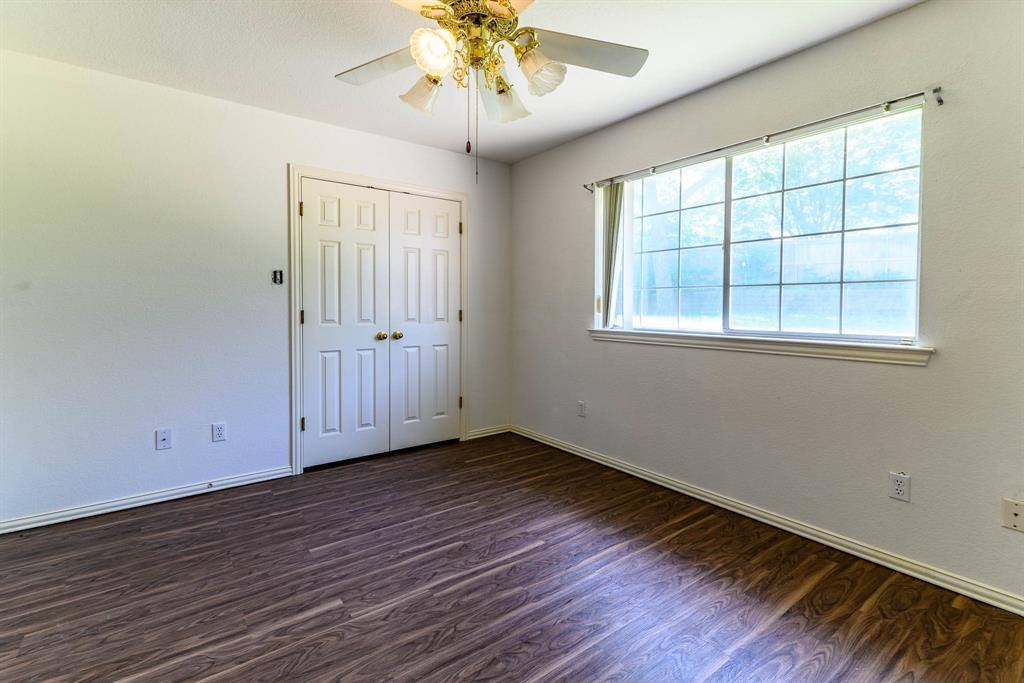 817 Clear View Court, Burleson, TX 76028