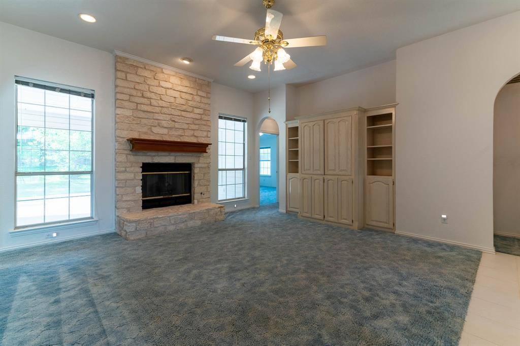 817 Clear View Court, Burleson, TX 76028