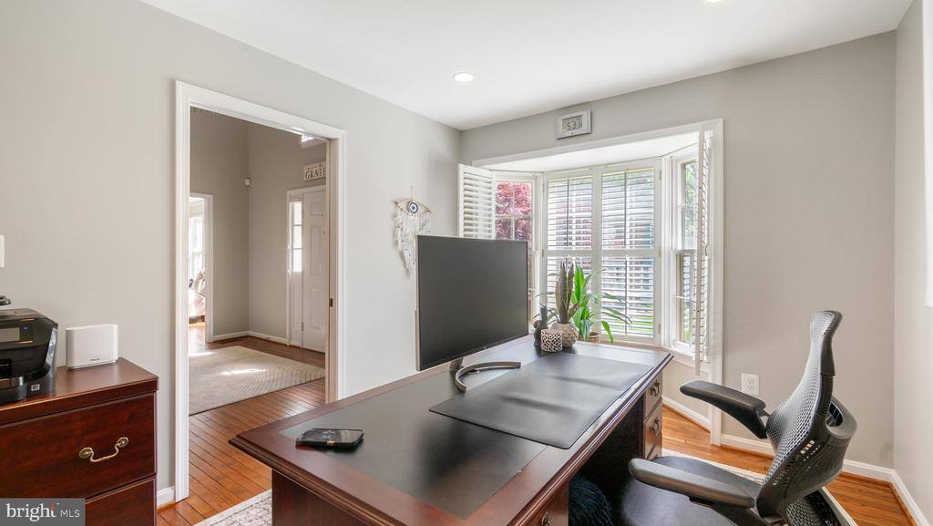 4940 Walkingfern Drive, Rockville, MD 20853