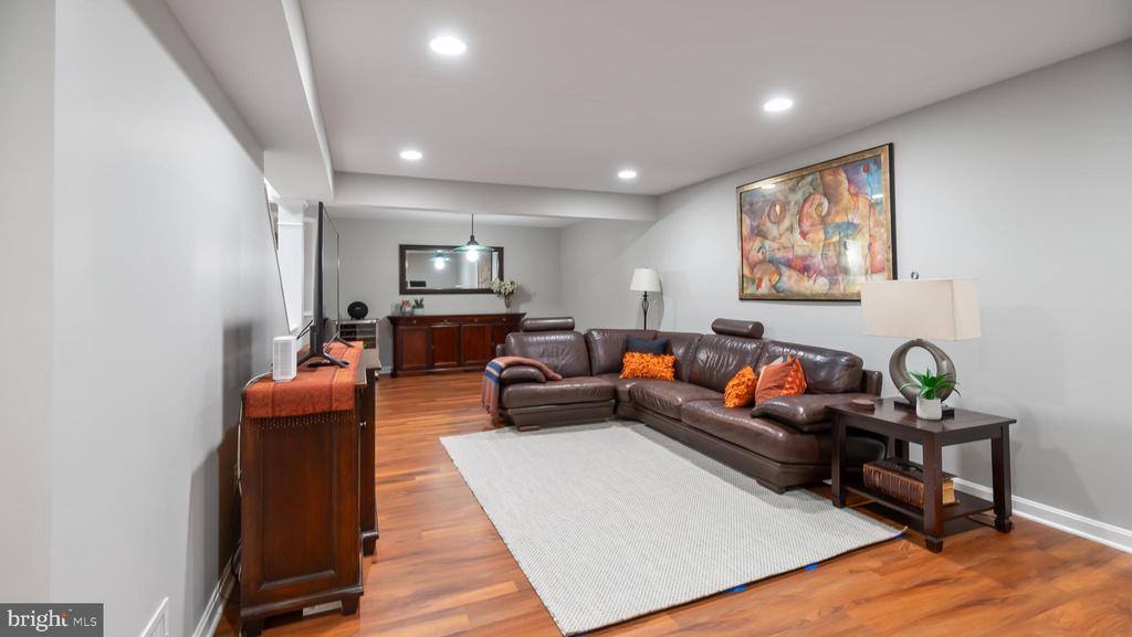 4940 Walkingfern Drive, Rockville, MD 20853