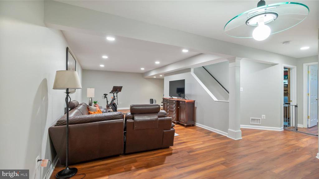 4940 Walkingfern Drive, Rockville, MD 20853