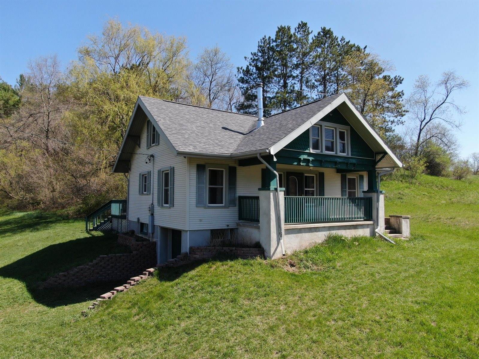 31058 Jaquish Hollow Rd, Ithaca, WI 53581