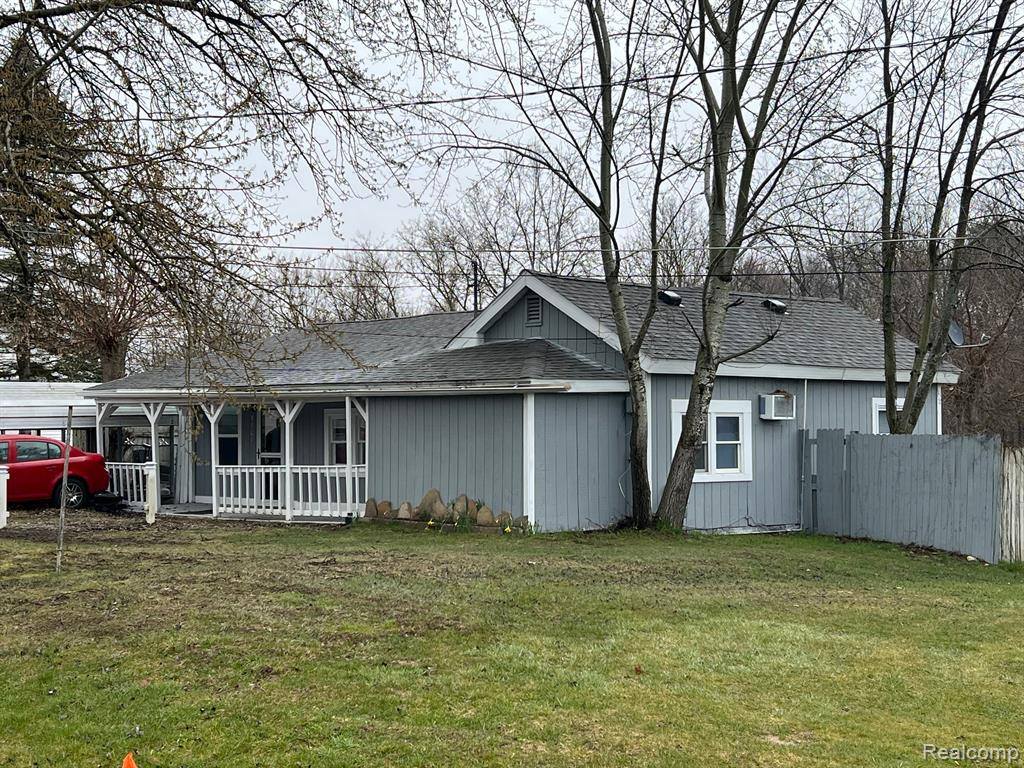 5701 Hinkley Road, Waterloo Township, MI 49285