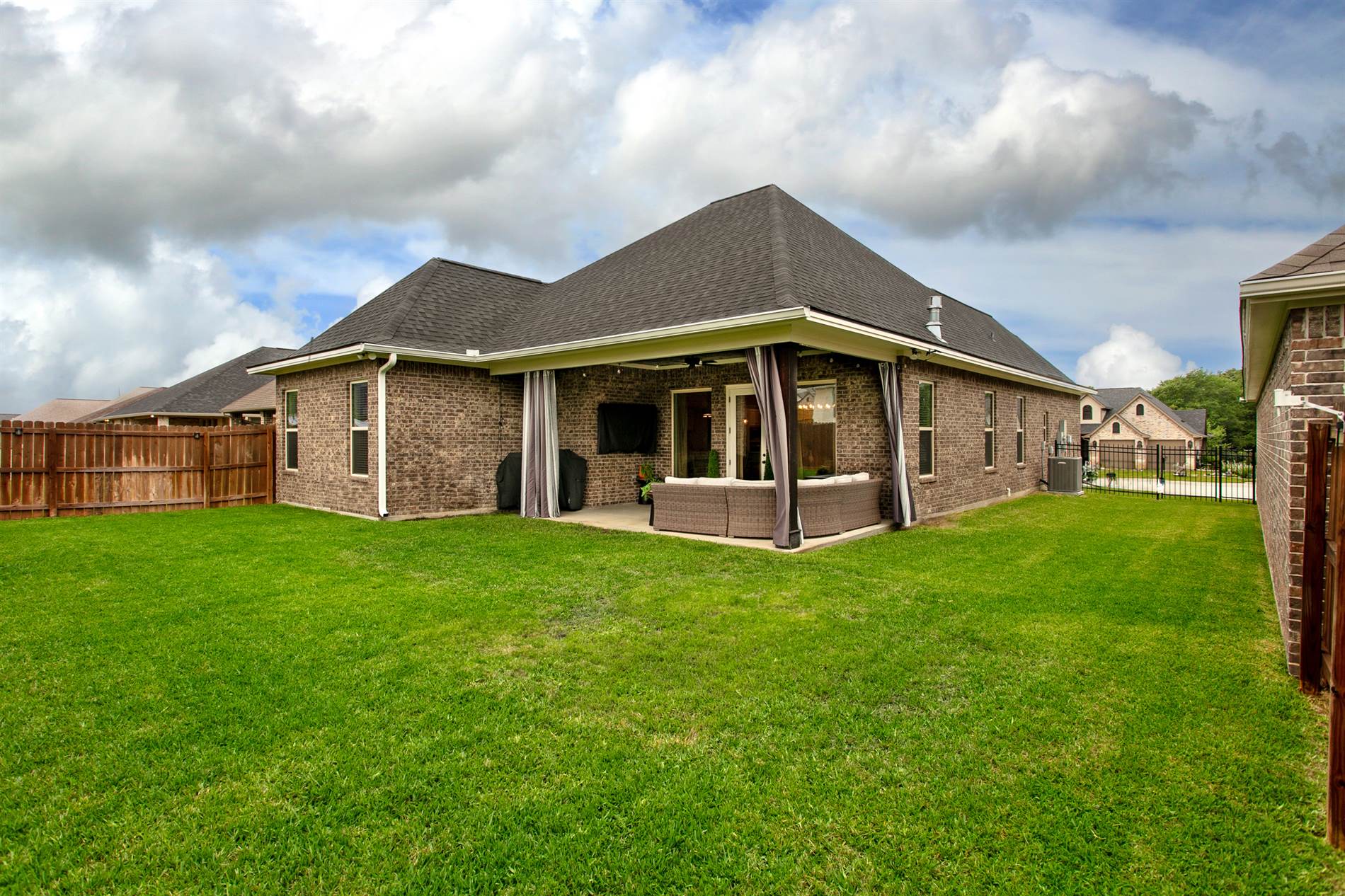 3530 Fairfax Green, Bryan, TX 77808