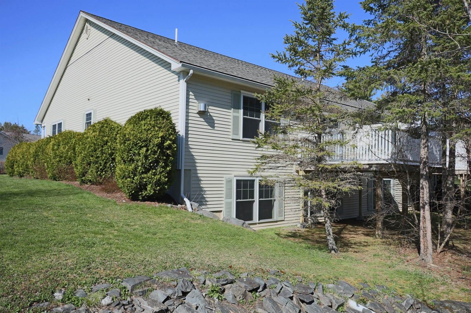 1 Kathryn Lane, Bangor, ME 04401