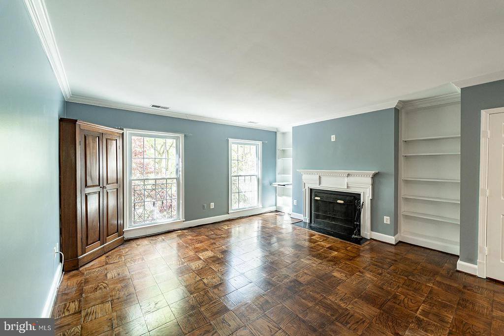 3237 Sutton Place NW, Washington, DC 20016