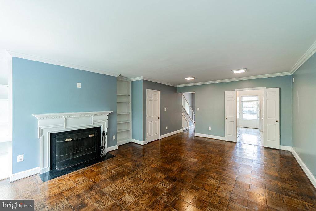 3237 Sutton Place NW, Washington, DC 20016