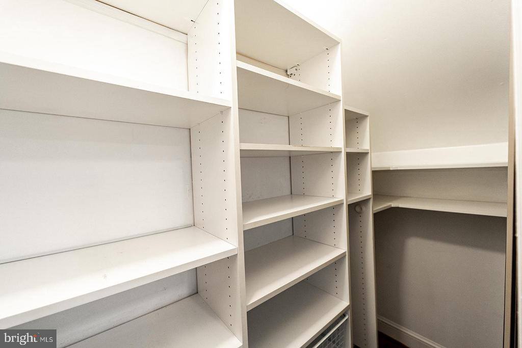 3237 Sutton Place NW, Washington, DC 20016