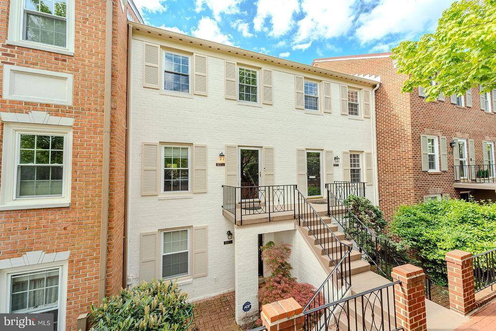 3237 Sutton Place NW, Washington, DC 20016