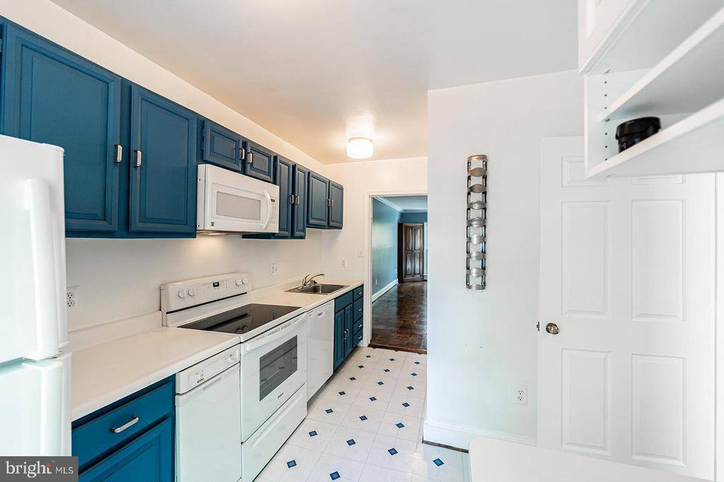 3237 Sutton Place NW, Washington, DC 20016