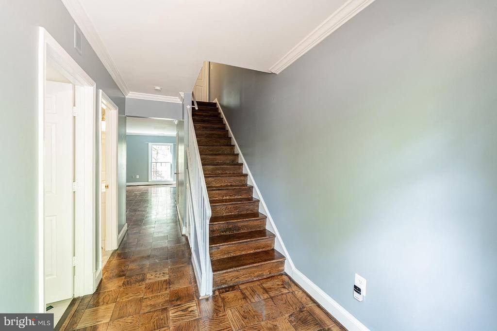 3237 Sutton Place NW, Washington, DC 20016