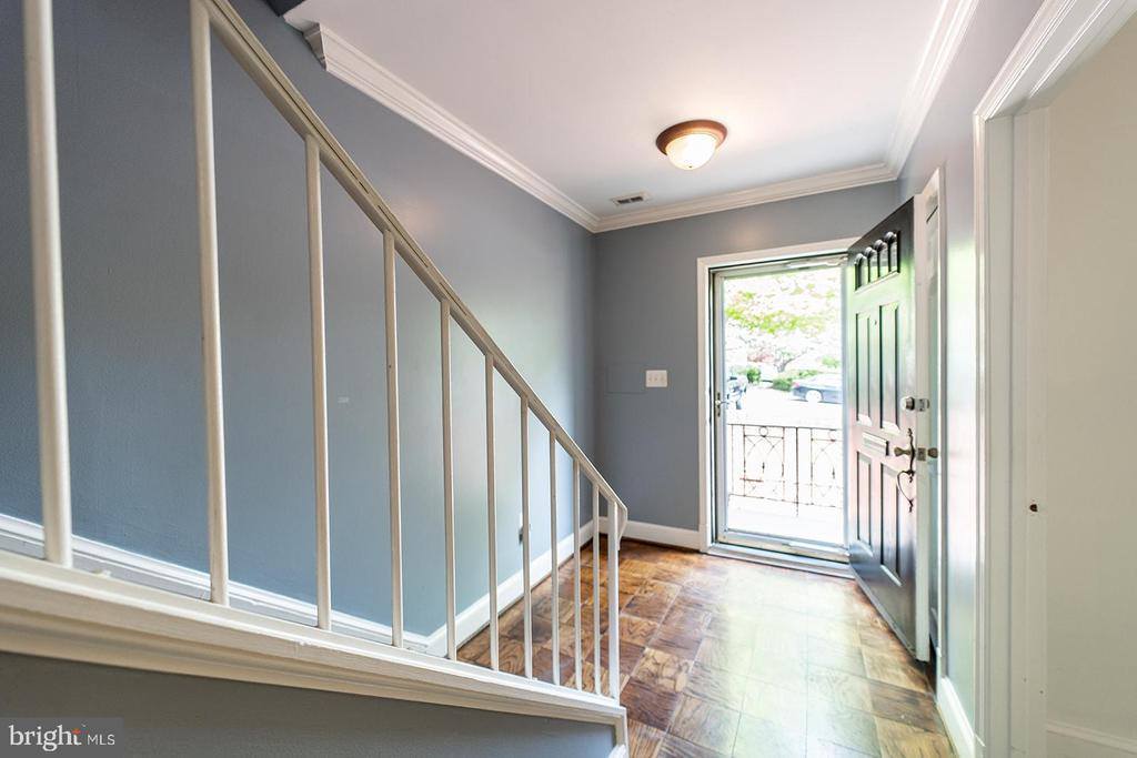 3237 Sutton Place NW, Washington, DC 20016