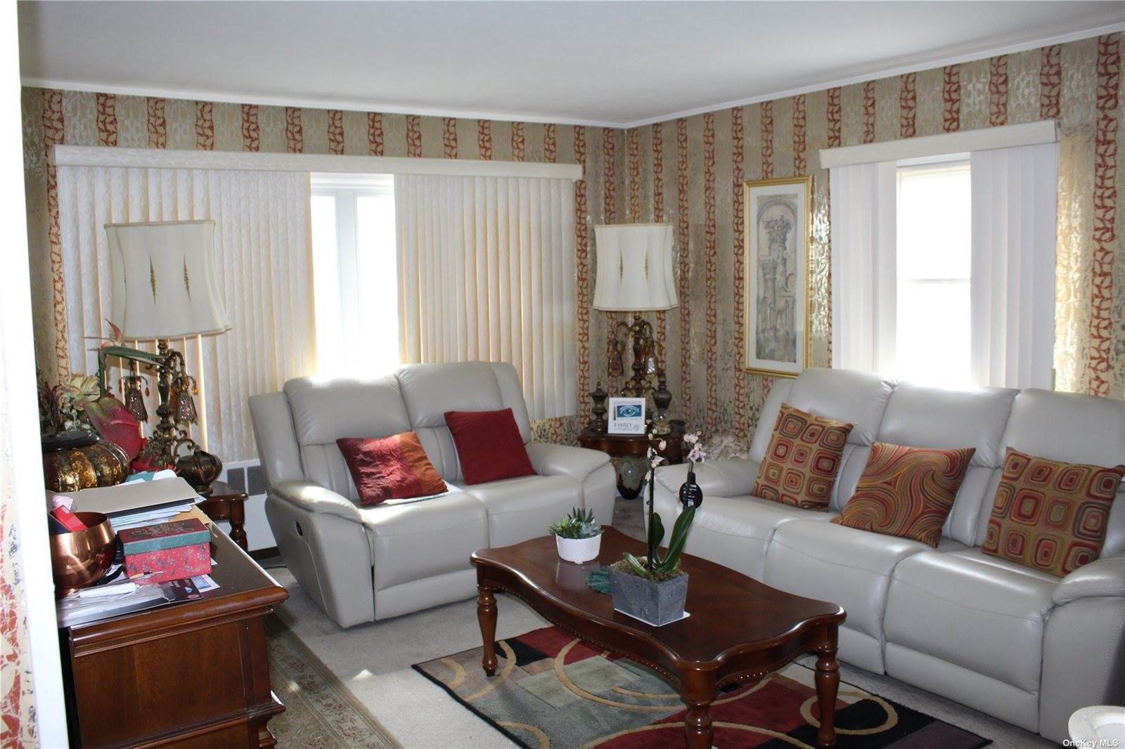 127 Green Avenue, Hempstead, NY 11550