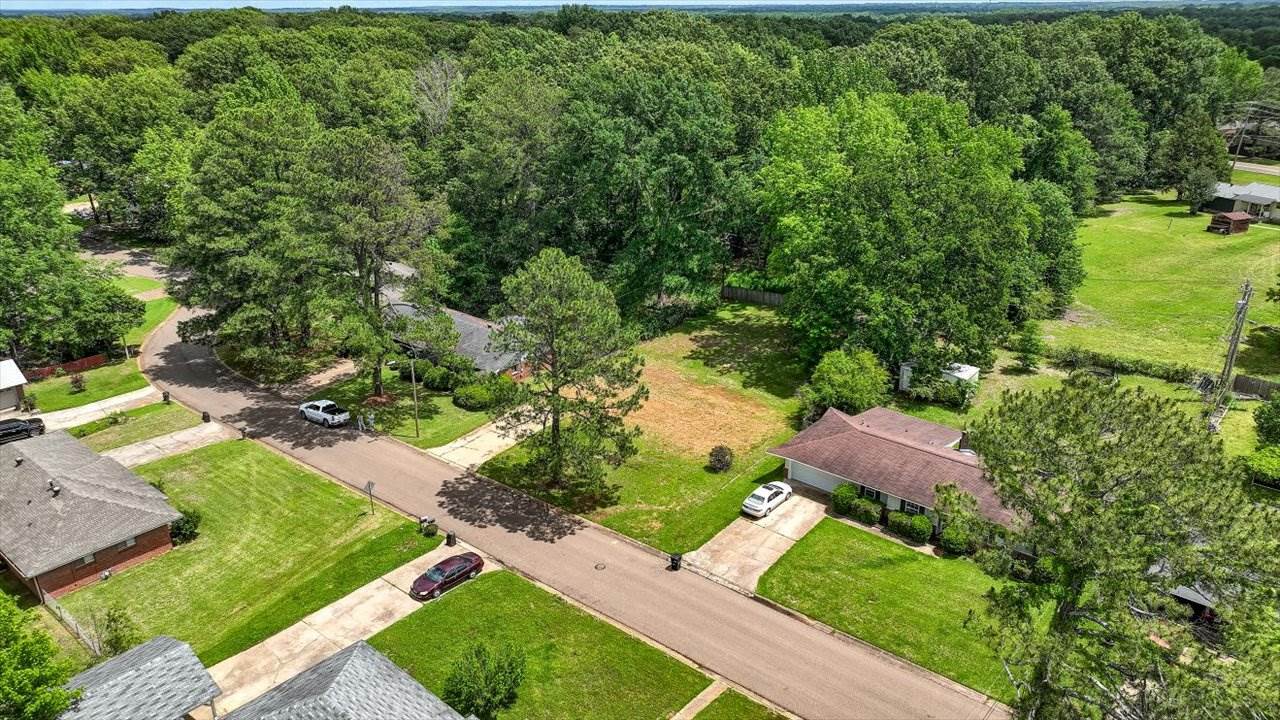 1207 Laurelwood Dr, Clinton, MS 39056