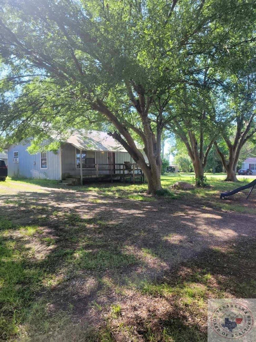 301 Cotton Ford Rd, Maud, TX 75567