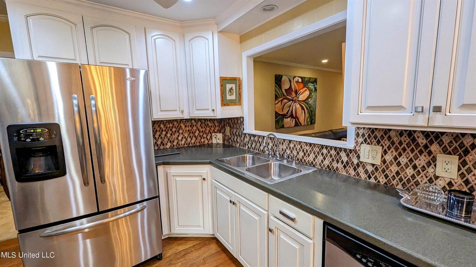 5365 Kaywood Drive, Jackson, MS 39211