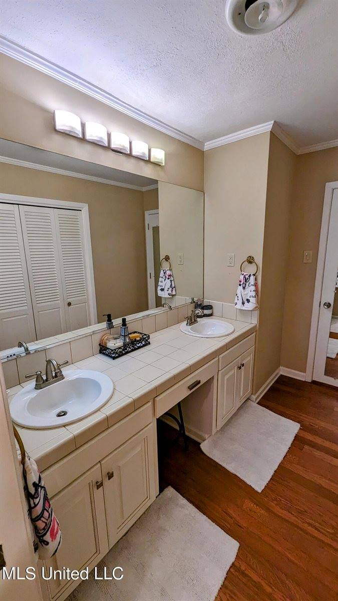 5365 Kaywood Drive, Jackson, MS 39211