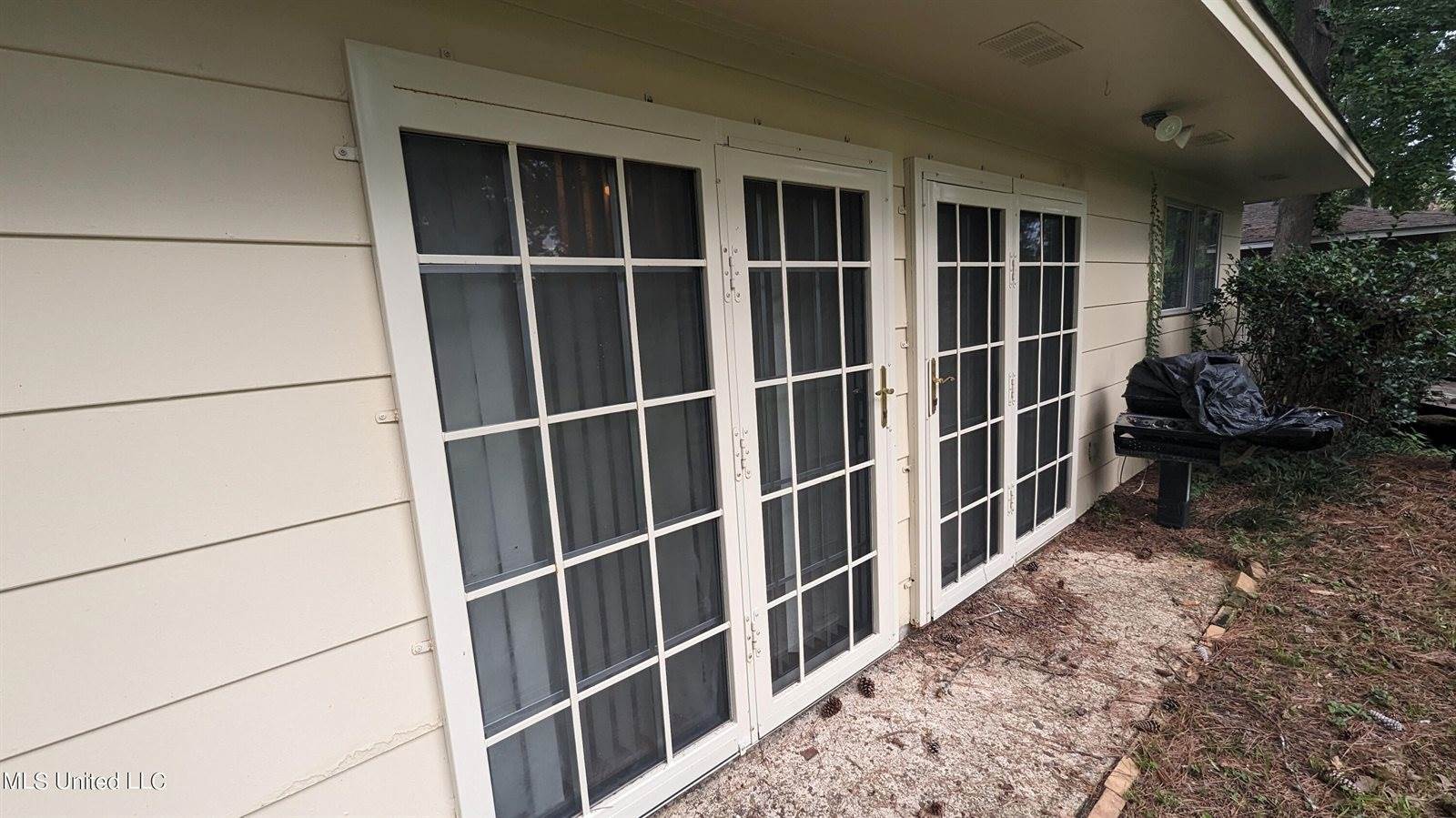 5365 Kaywood Drive, Jackson, MS 39211