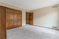 7689 Cloister Dr, Columbus, OH 43235