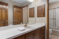 7689 Cloister Dr, Columbus, OH 43235