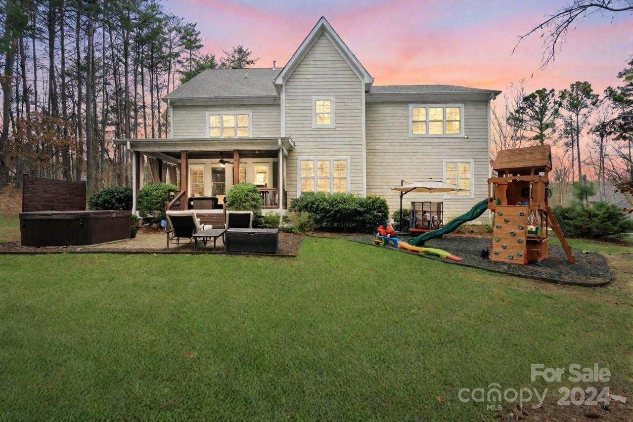 152 East Callicutt Trail, Mooresville, NC 28117