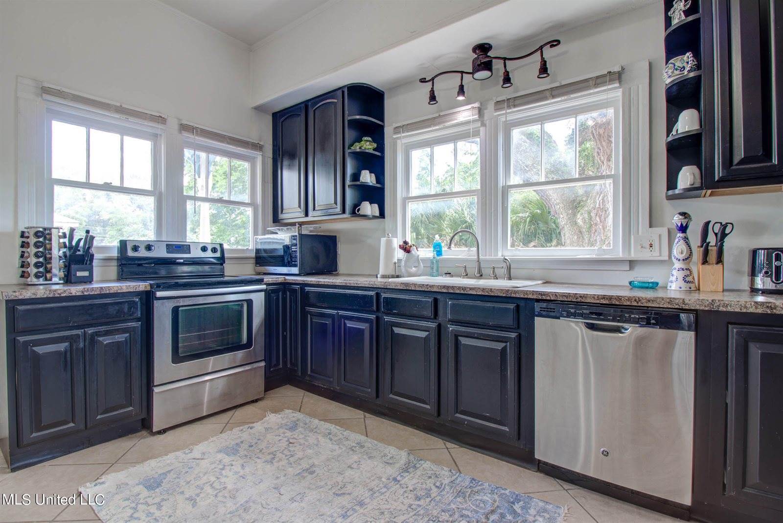 632 Howard Avenue, Biloxi, MS 39530