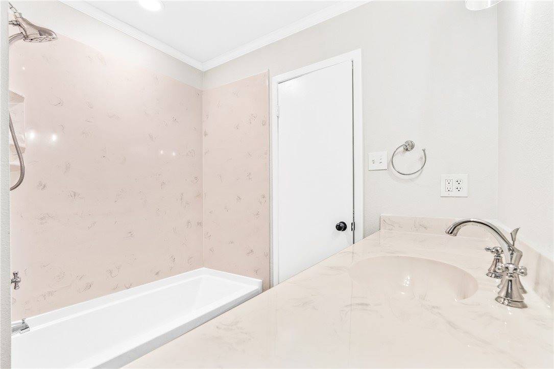 111 Clyde Street, Hillsboro, TX 76645