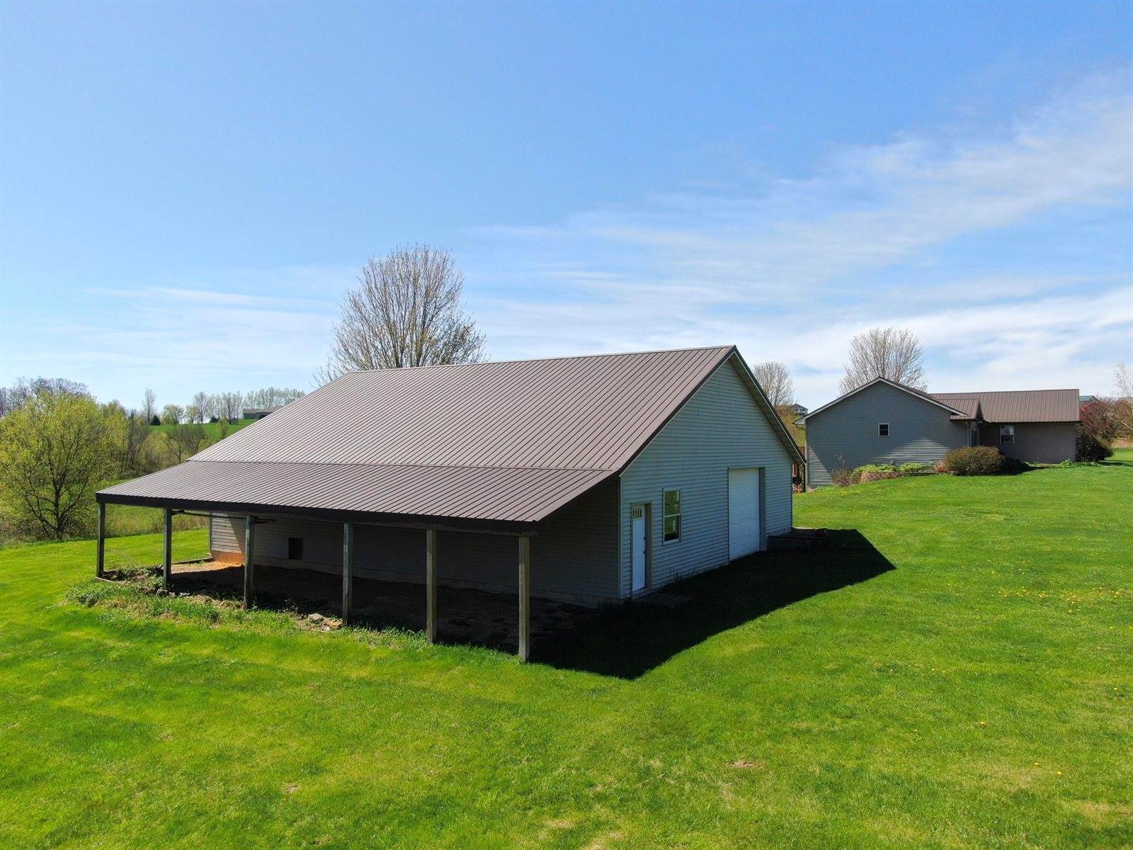 E8471 Walnut Ln, Franklin, WI 54665