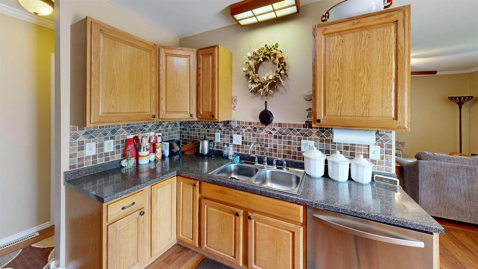 E8471 Walnut Ln, Franklin, WI 54665