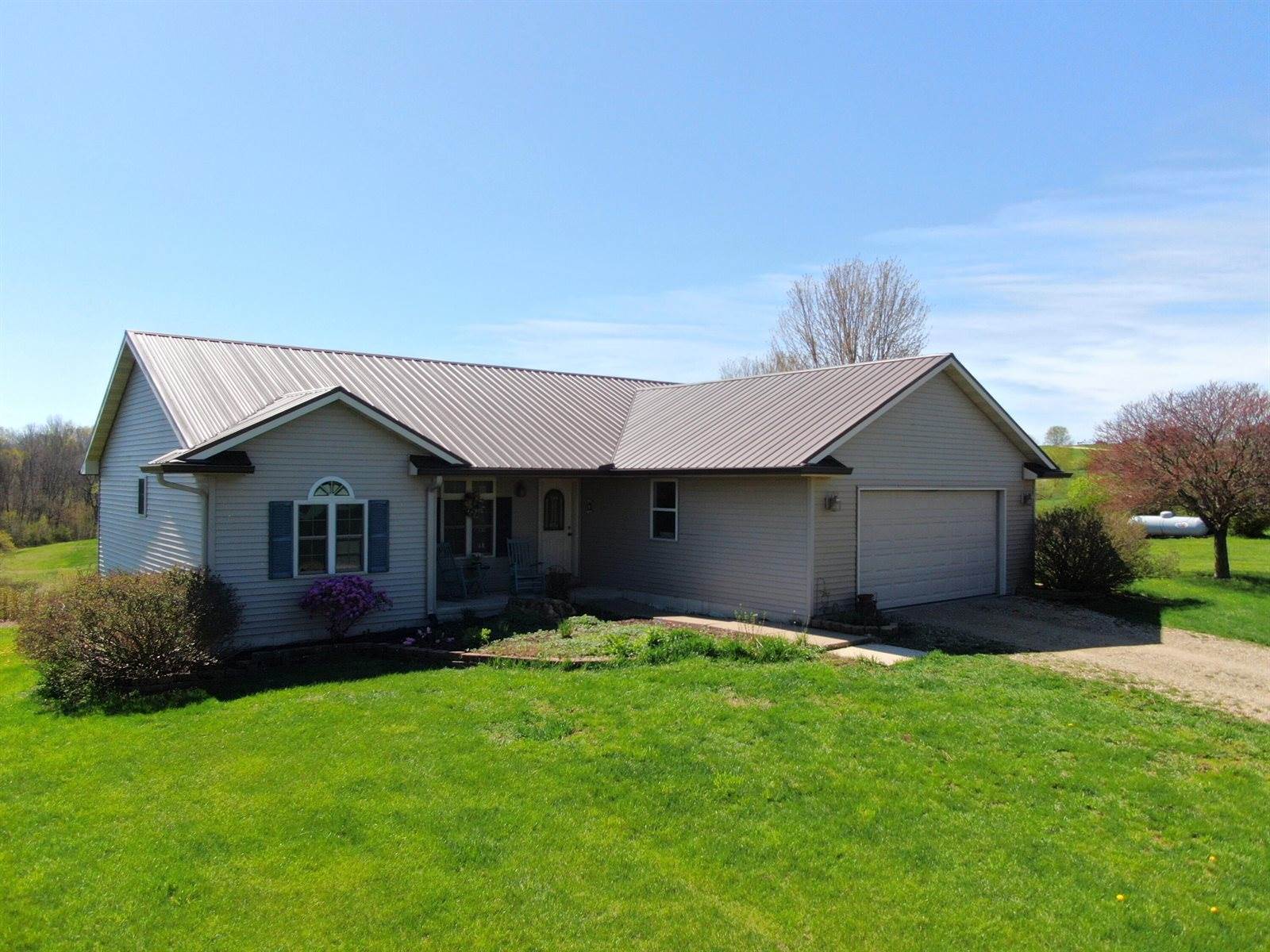 E8471 Walnut Ln, Franklin, WI 54665