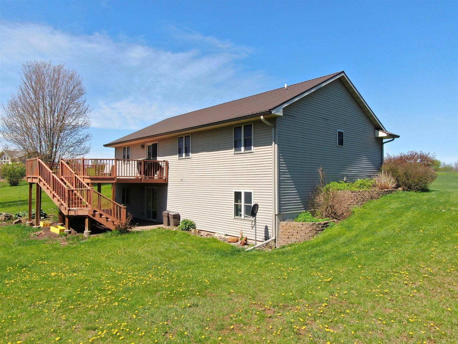 E8471 Walnut Ln, Franklin, WI 54665