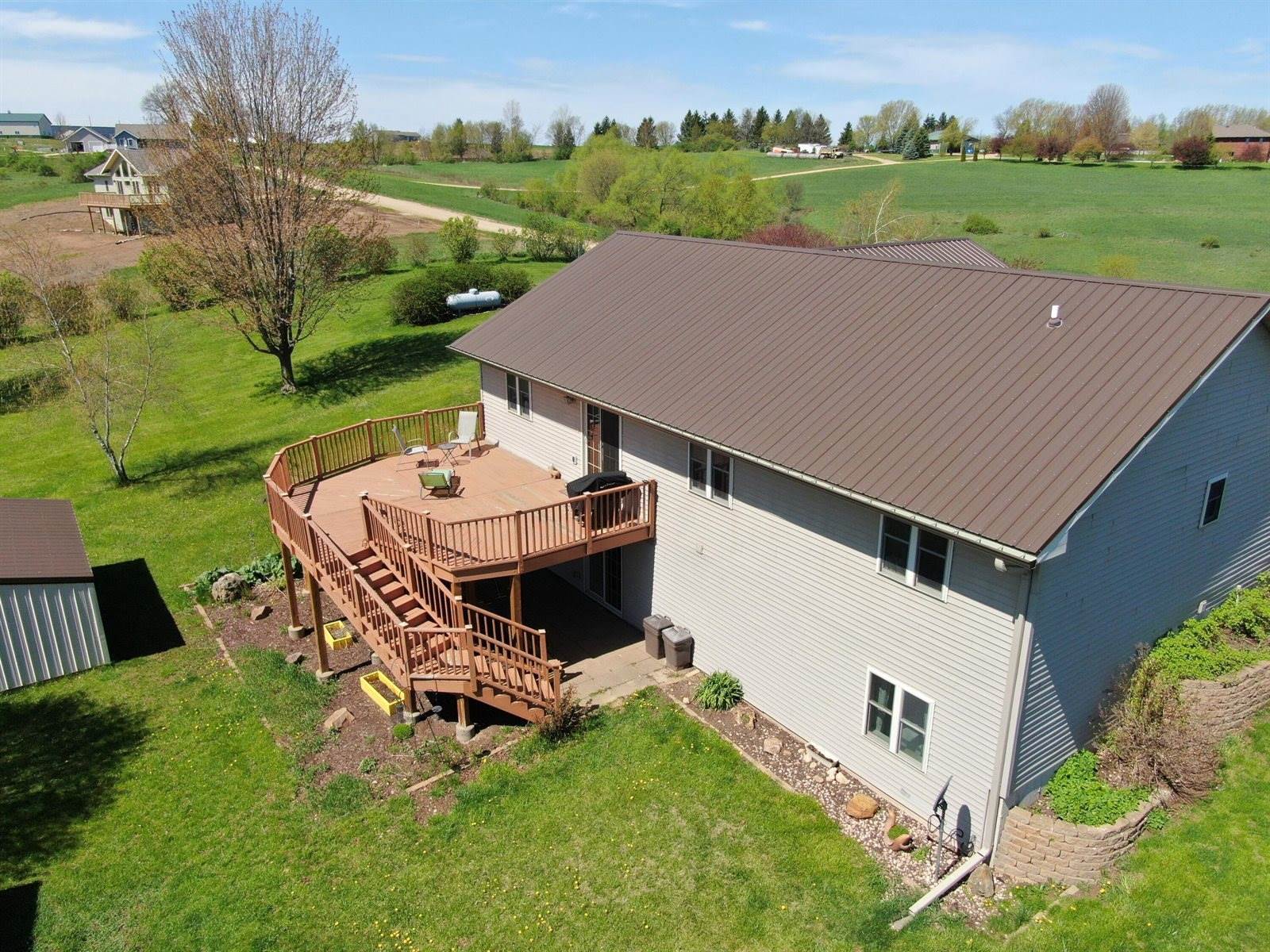 E8471 Walnut Ln, Franklin, WI 54665