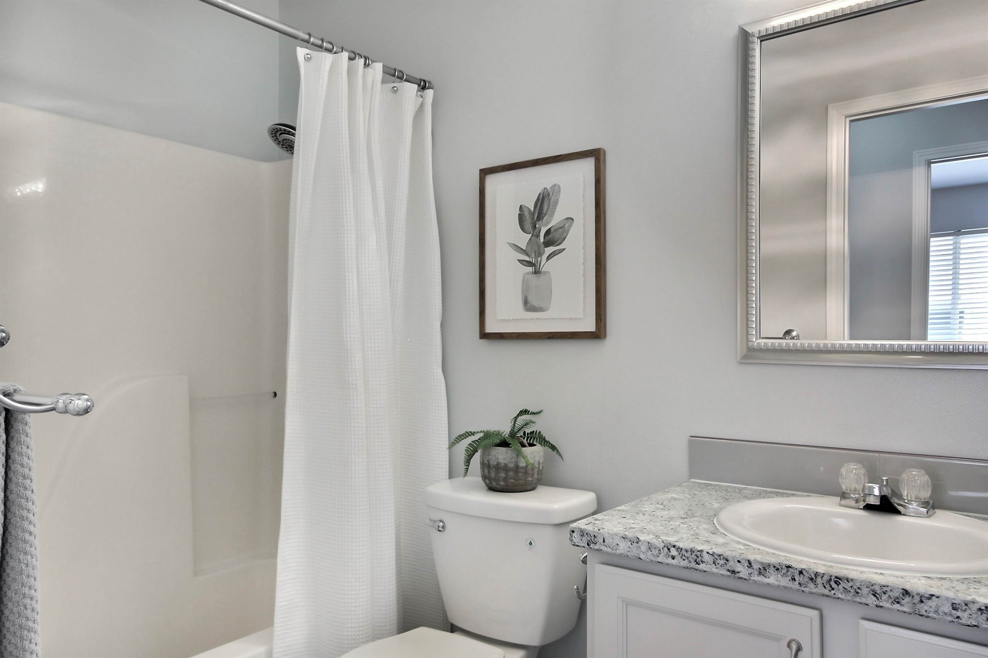 1958 McDonald Avenue, Dupont, WA 98327