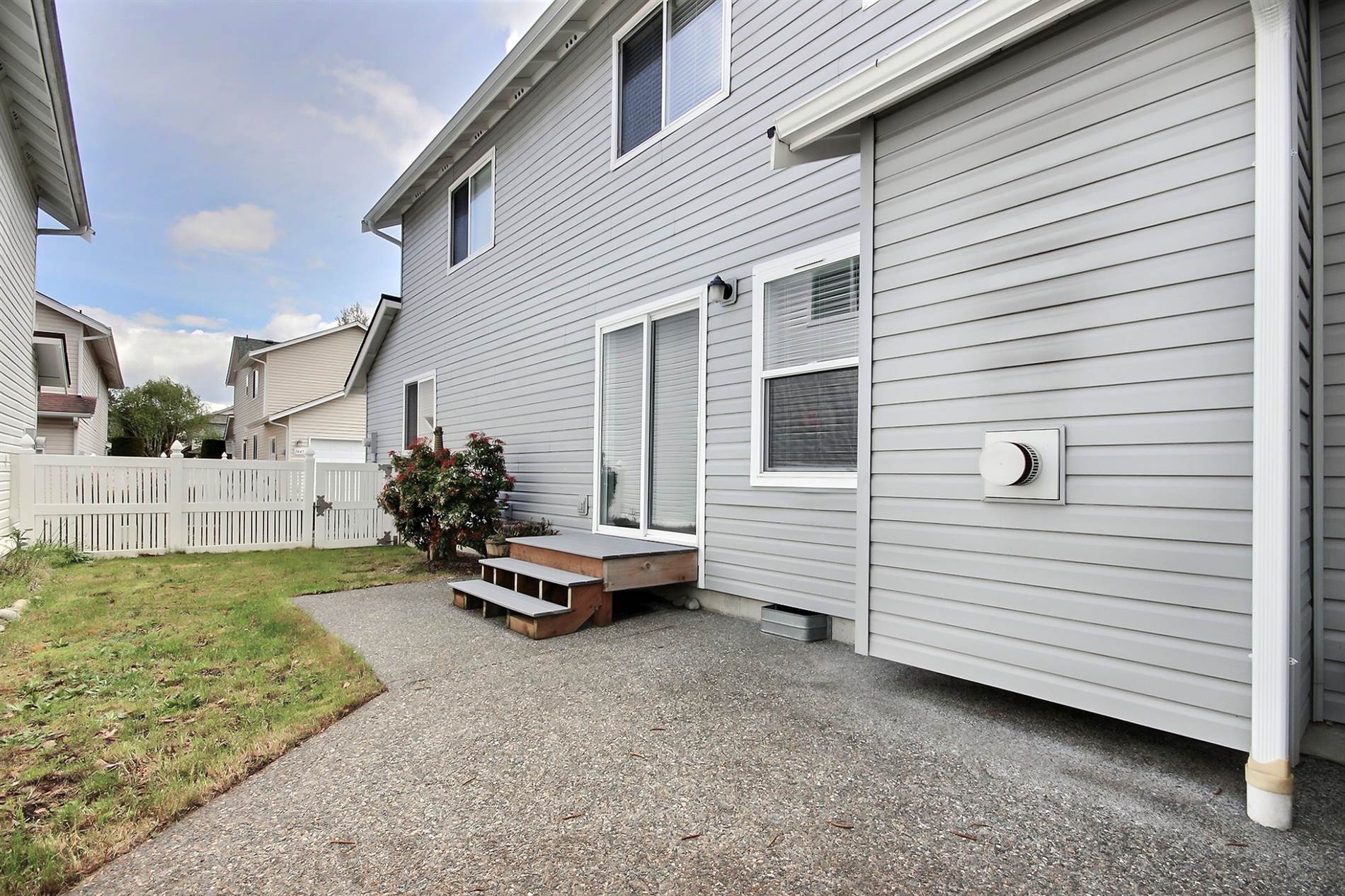 1958 McDonald Avenue, Dupont, WA 98327