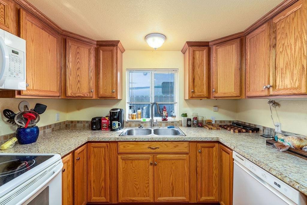 3716 Grant Loop, West Richland, WA 99353