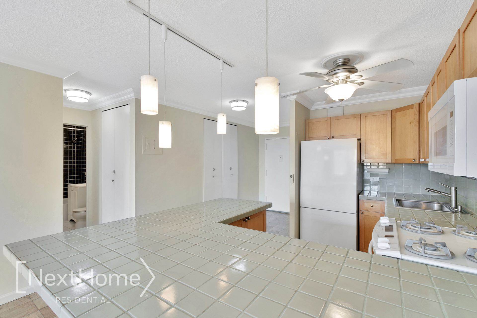 345 East 93rd Street #32J, New York, NY 10128