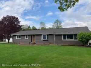 8365 E Island Rd, Elsie, MI 48831